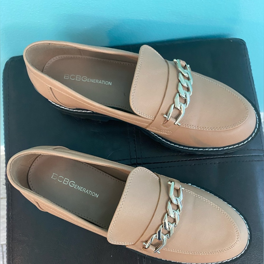 BCBGeneration tinaa loafer shoes Sz 8 new